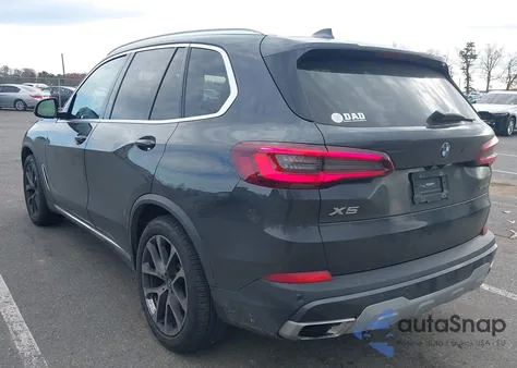 2021 BMW X5 xDrive40I z USA, uszkodzony, nr VIN 5UXCR6C0XM9F47457